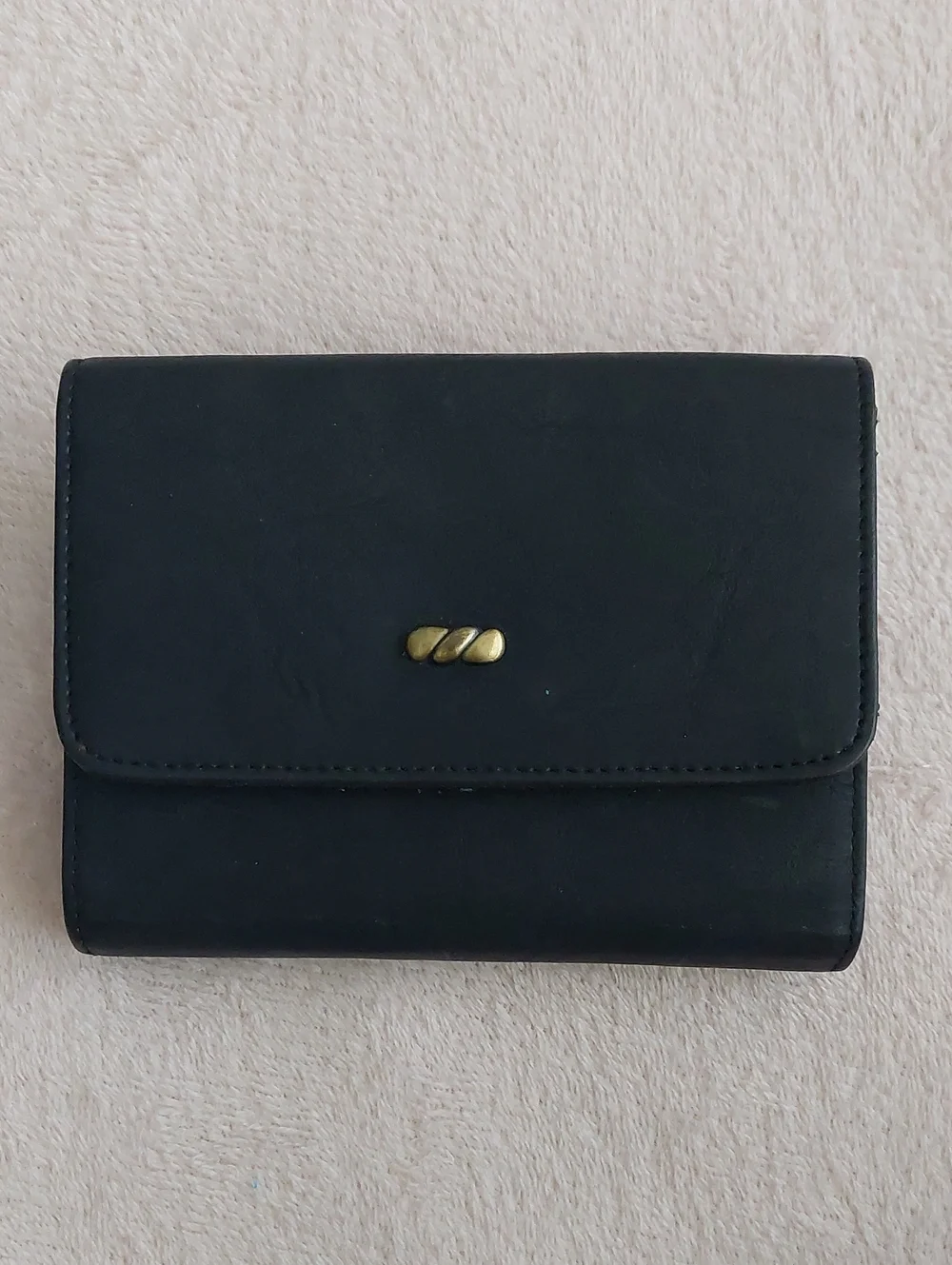 BASIC EDITIONS Classic Black Fold Bi-Fold Wallet with Brass Accent NWT